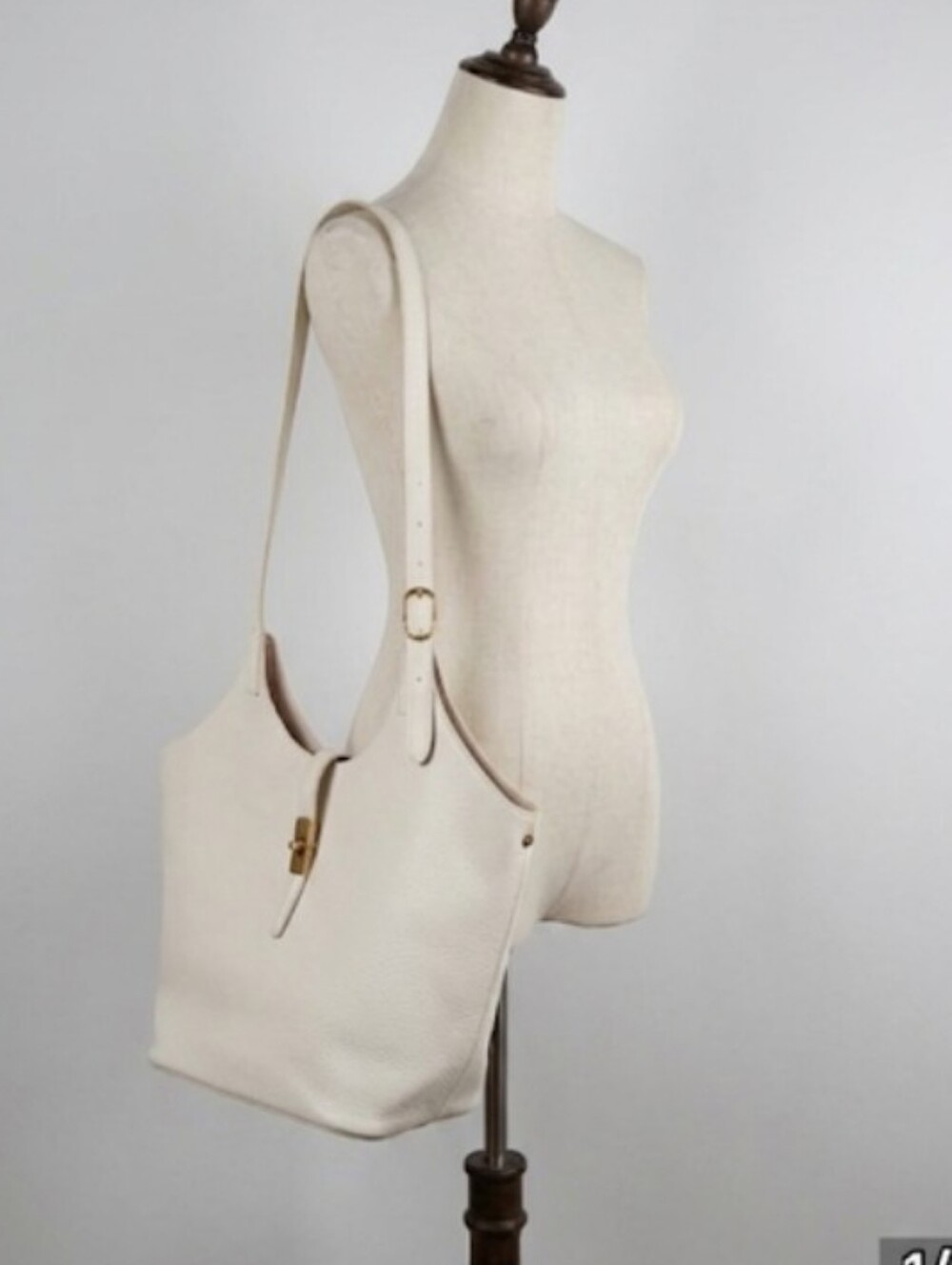 Miztique Isabelle White Turn‎ Lock Shoulder Bag
